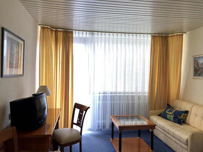 Others, Hotel Lust, Odenwaldkreis