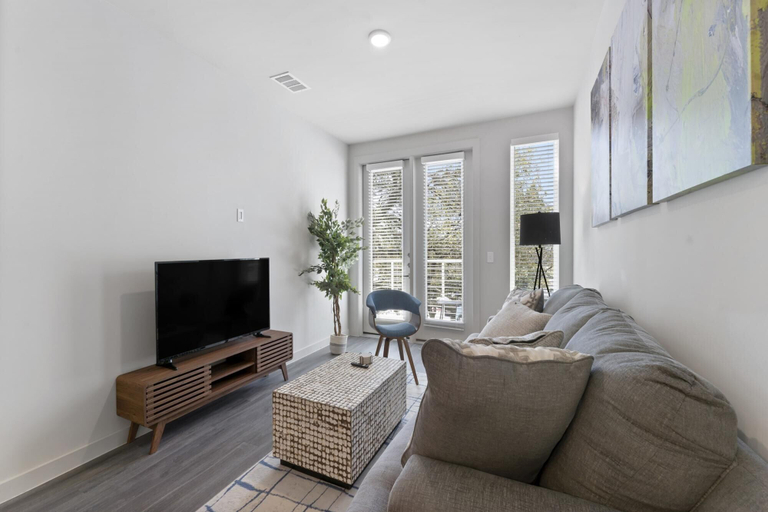 Others 5, Chic King Bed 1BR Suite 5 Min to DT, Travis