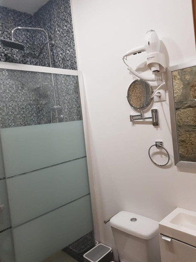 Bathroom 4, Hostel Matosinhos Suites, Matosinhos
