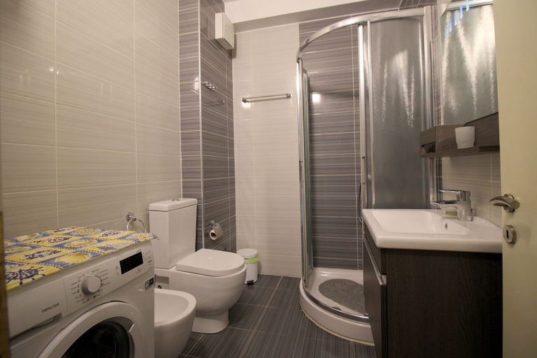 Bathroom, Albania Dream Beachfront Apartment, Sarandës