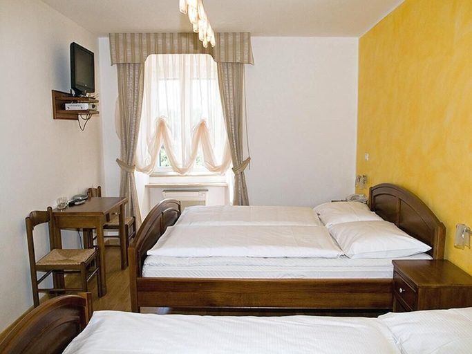 Bedroom 3, B&B Kvarner, Labin