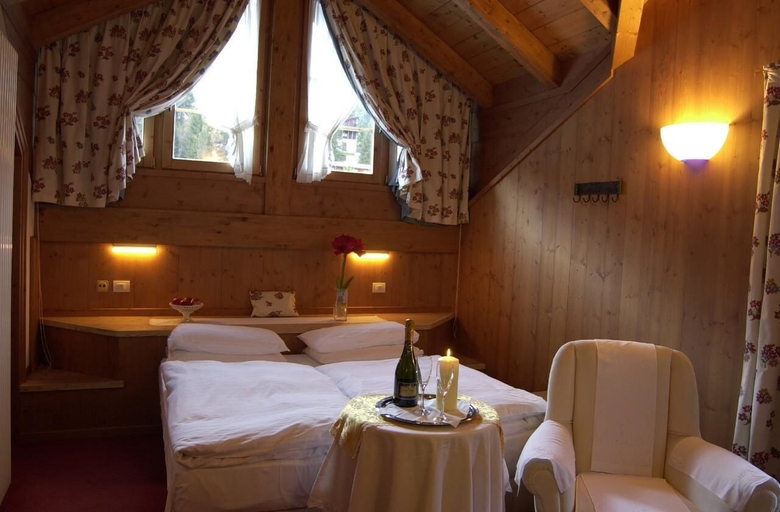 Bedroom 3, Hotel Baita Fiorita, Sondrio
