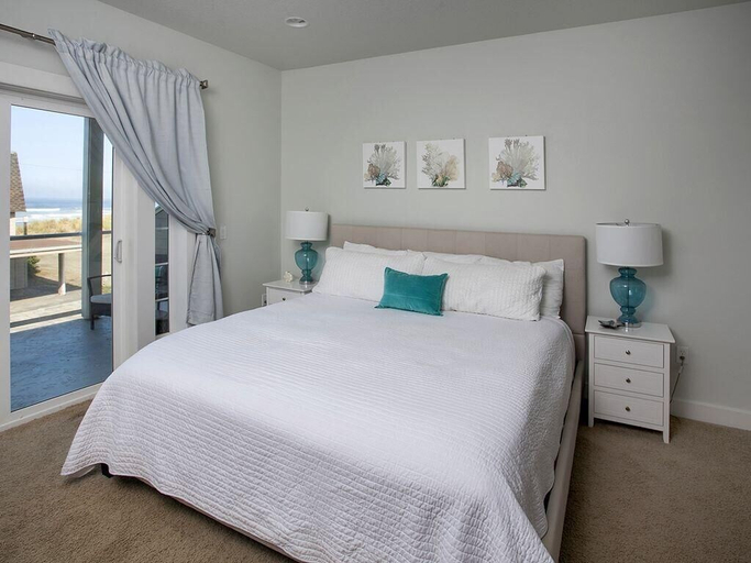 Bedroom 2, Once Upon A Tide, Tillamook