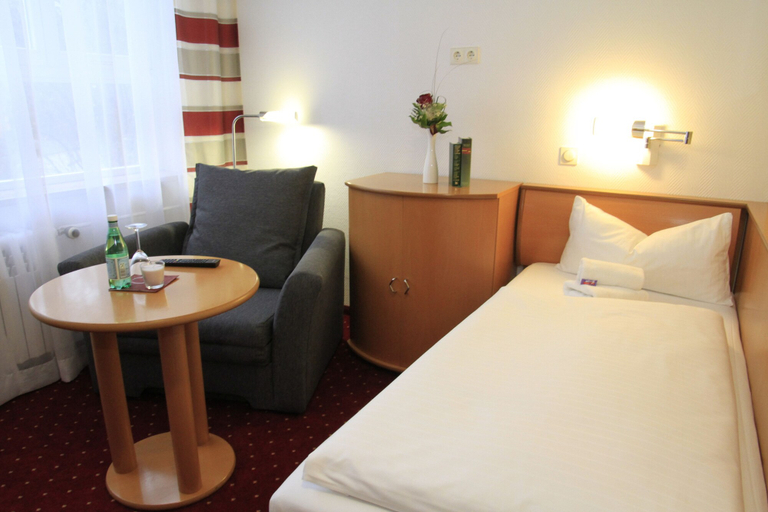 Bedroom 3, Seminarhotel Eldenholz, Mecklenburgische Seenplatte