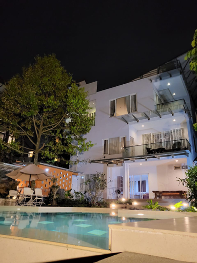 Exterior & Views 1