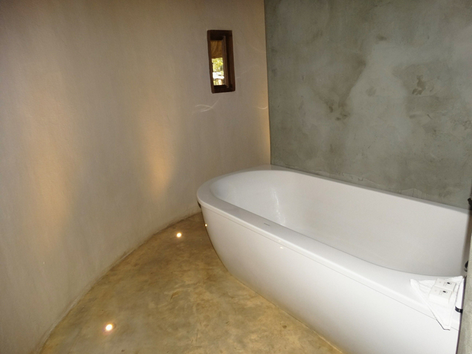 Bathroom 4, The Royal Sichango Village, Livingstone