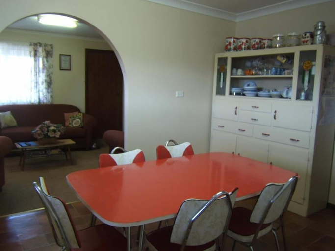 Others 3, My Nanna's Place, Broken Hill