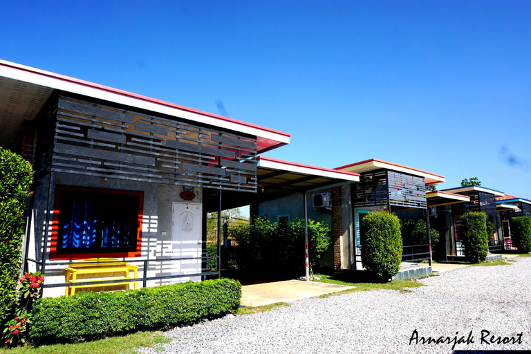 Others 3, Arnarjak Resort, Akat Amnuai