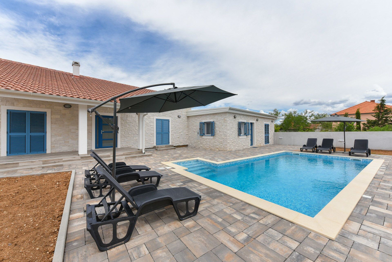 Sport & Beauty 5, Villa Rafajela, Privlaka
