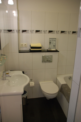Bathroom 4, Ferienwohnungen Bormacher, Düsseldorf