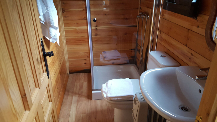 Bathroom, Hostal Restaurant Pous de la Neu, Tarragona