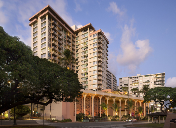Exterior & Views 2, Queen Kapiolani Hotel, Honolulu