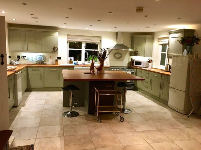 Others 4, Luxury Accom With Pool Henbury Macclesfield, Cheshire East