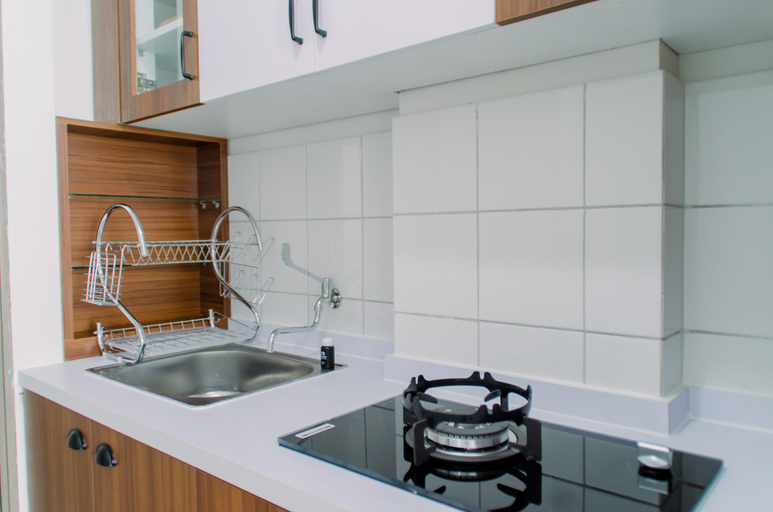 Others 3, Cozy and Minimalist Studio at Emerald Bintaro Apartment By Travelio, South Tangerang