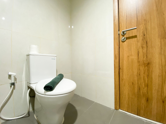 Bedroom 5, Minimalist Studio Room LRT City Jatibening Apartment By Travelio, Bekasi