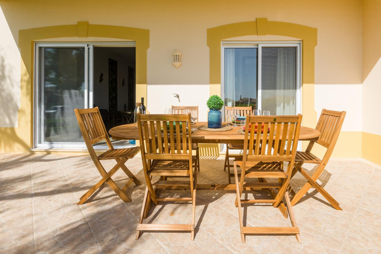 Room 2, Boavista Golf Resort Apartment, Lagos