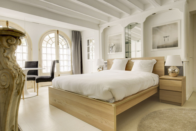 Bedroom 2, Les Chambres Lune, Loir-et-Cher