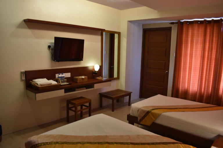 Bedroom 2, Paradise Hotel Nyaung Shwe, Taunggye
