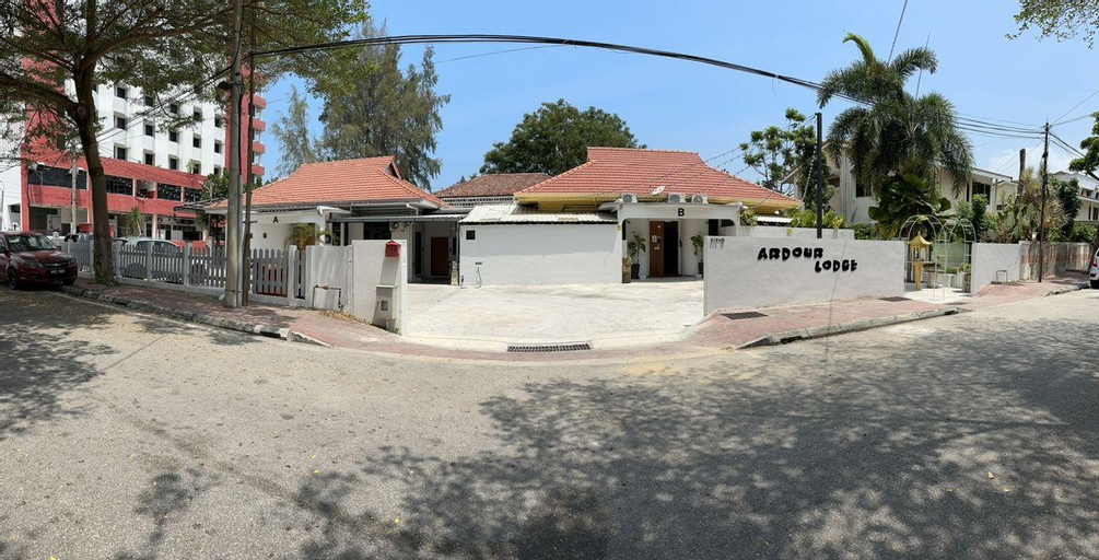 Ardour Lodge - Room B2 with Open Concept Bathtub, Penang Island