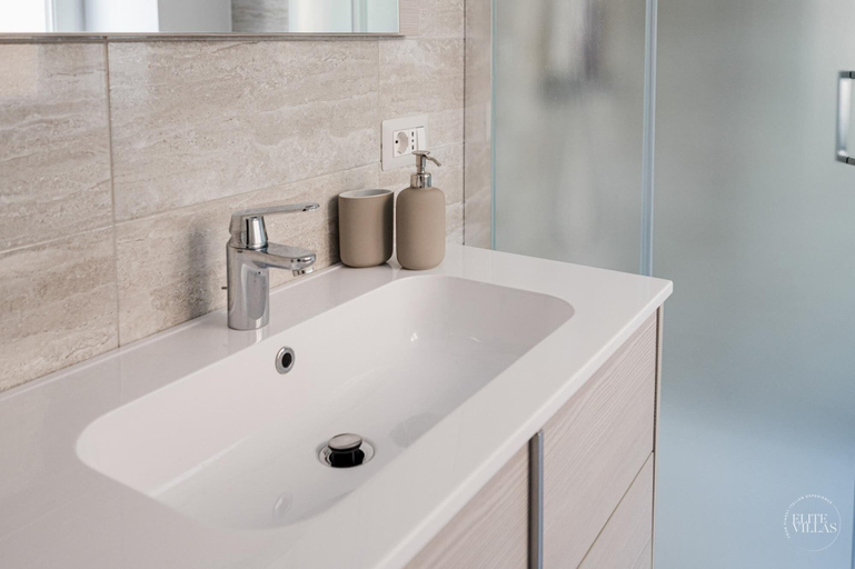 Room 5, Poerio 98 Luxury Apartment, Napoli