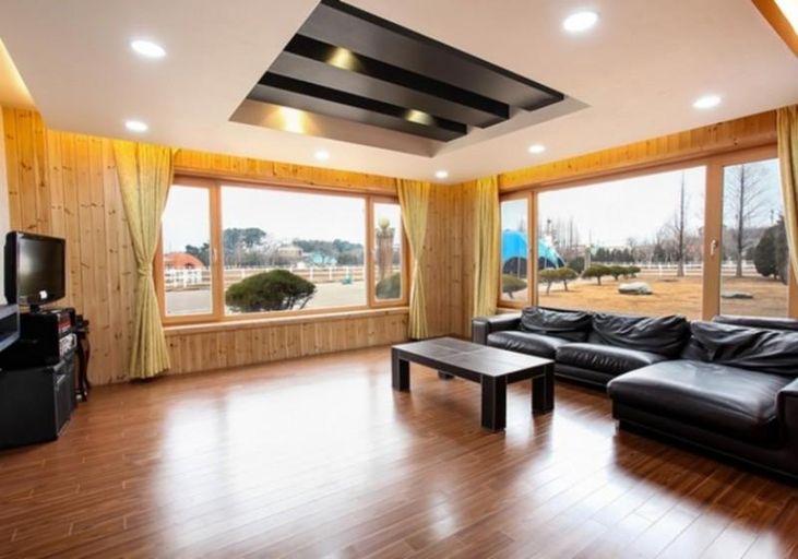 1, Daebudo Beradell Pension (Horseback riding experience), Hwaseong
