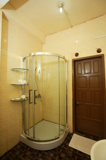 Bathroom, Hotel Angel Land, Kawkareik