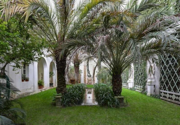 Domus Lilia, Lucca