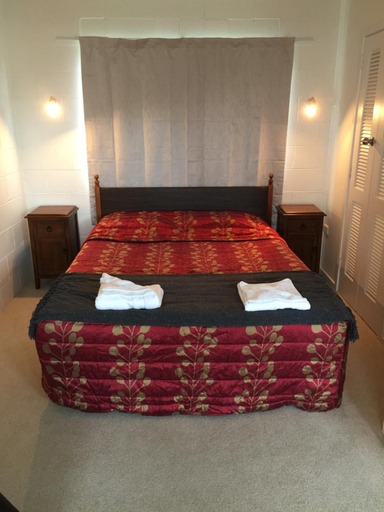 Bedroom 3, Milton Chalet Motel, Nelson