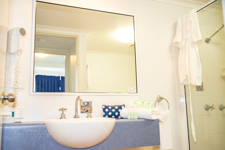 Bathroom 5, Mackay Seabreeze Apartments, Mackay - Pt A