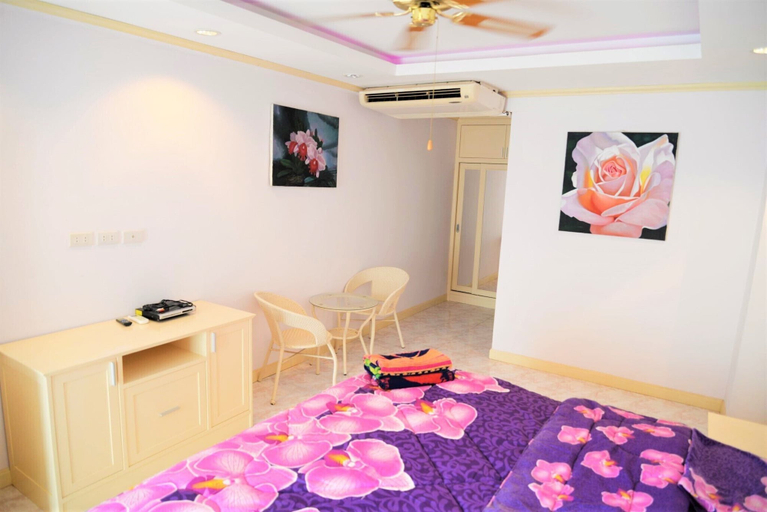 Bedroom 2, 1-bed Condo at Jomtien Beach - Sleeps 2, Pattaya