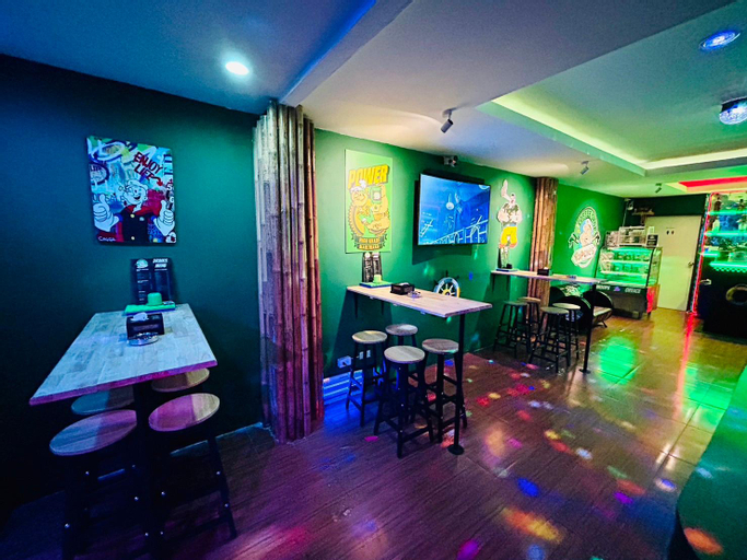 Food & Drinks 4, Popeyes Hostel Coffeeshop and Beer Bar, Phuket Island