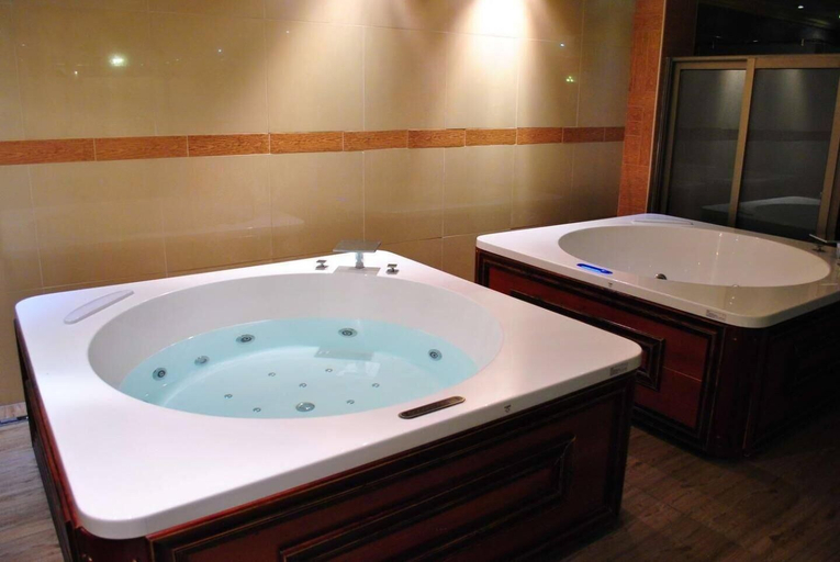Bathroom 4, Jad Hotel Suites, Amman