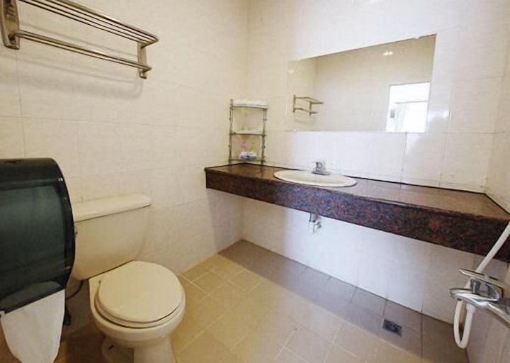 Bathroom, Formost Hotel, Pingtung