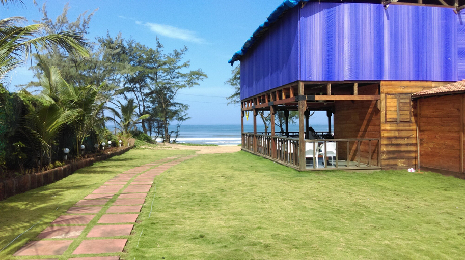 Exterior & Views, Shining Sand Beach Hotel, North Goa