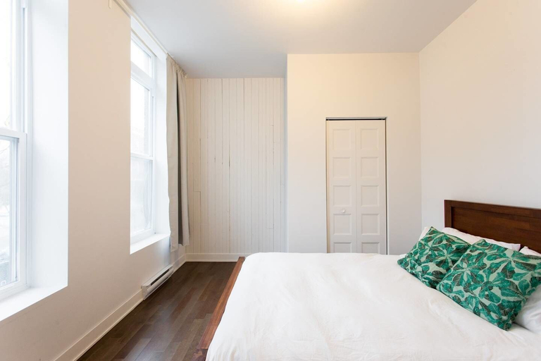 Bedroom 2, Huge Industrial Loft Near Mont-royal Metro, Montréal