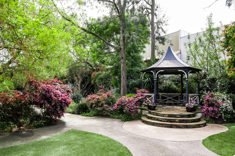 Others 5, Elizabethan Lodge, Melbourne
