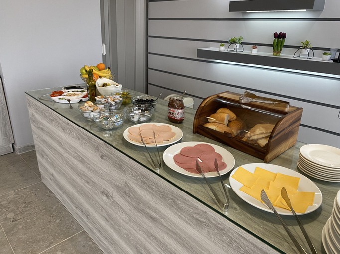 Food & Drinks 5, moses residence, Wadi Musa
