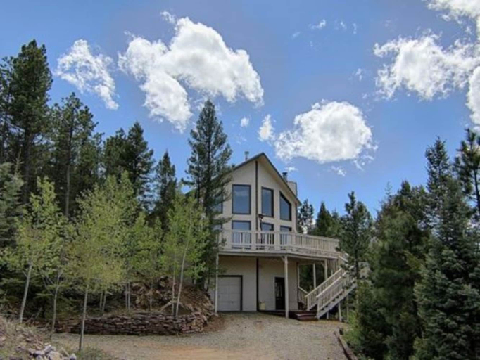 Exterior & Views 2, Country Club Homes, Colfax