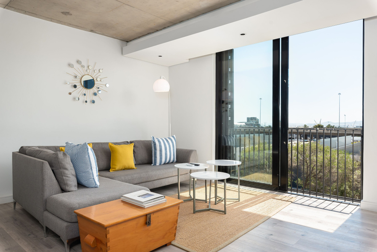 Others 4, The Signature 109, City of Cape Town