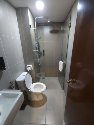 Bathroom 11