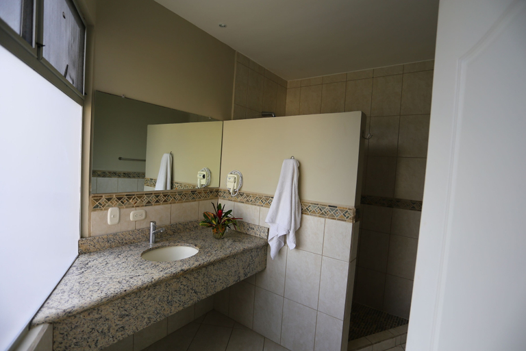 Bathroom 4, The Hideaway Hotel, Nicoya