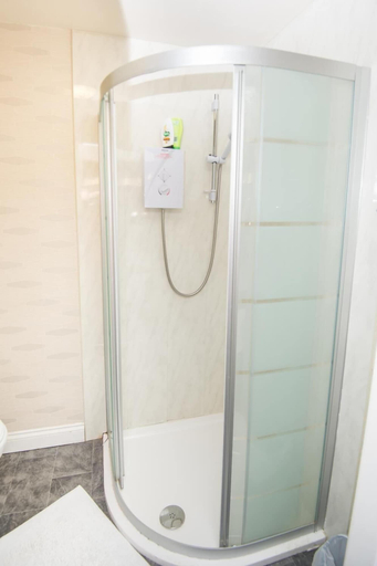 Bathroom, Bradford City Apartments Flat 73, Bradford