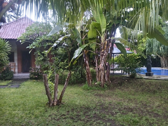 Exterior & Views 4
