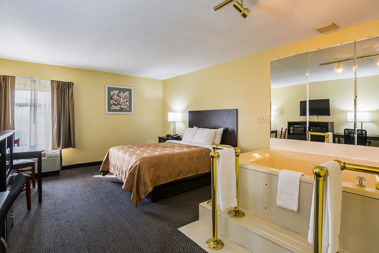 Bedroom 2, Quality Inn & Suites Greensburg I-74, Decatur