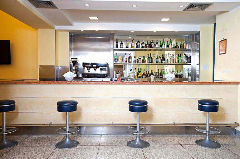 Food & Drinks 5, Albergo Mediterraneo, Palermo