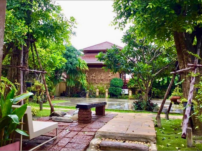 Others 4, Baan Saranrom, Amphawa