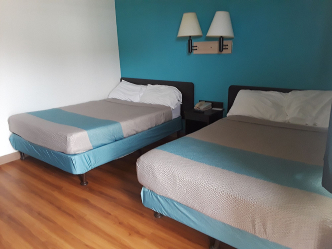 Bedroom 3, Motel 6 Farmington, NM, San Juan