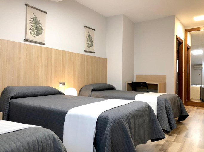 Bedroom 4, Hostal Bearan, Navarra