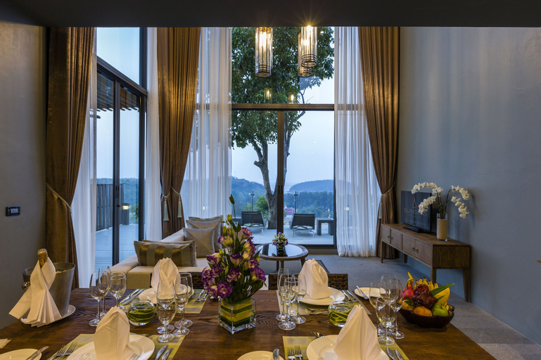 Dining Room 4