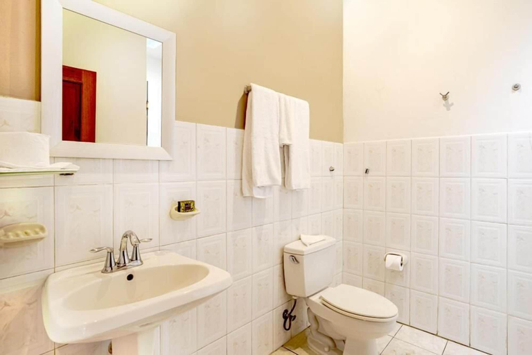 Bathroom 3, Downtown Suites, Boquete
